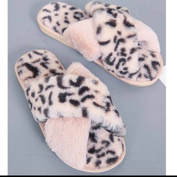 Leopard and pink open-toe fuzzy slippers - Picture 5 of 11